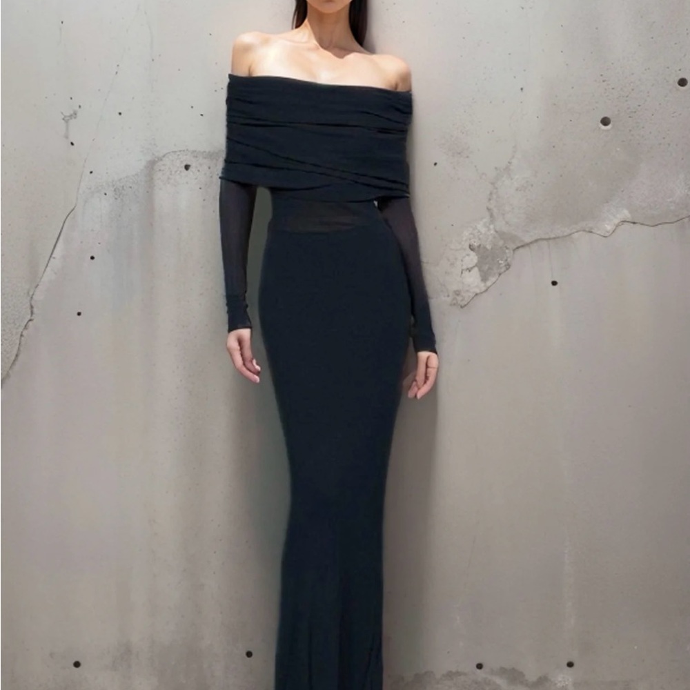 Commense Black Long Sleeve Off-Shoulder Dress - Picture 3 of 3